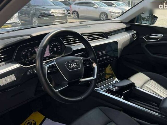 Ауди E-Tron, объемом двигателя 0 л и пробегом 45 тыс. км за 34300 $, фото 11 на Automoto.ua