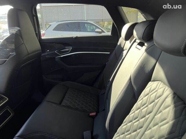 Ауди E-Tron, объемом двигателя 0 л и пробегом 30 тыс. км за 59665 $, фото 15 на Automoto.ua