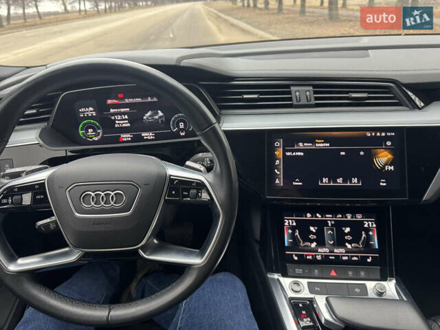 Ауди E-Tron, объемом двигателя 0 л и пробегом 75 тыс. км за 33700 $, фото 6 на Automoto.ua