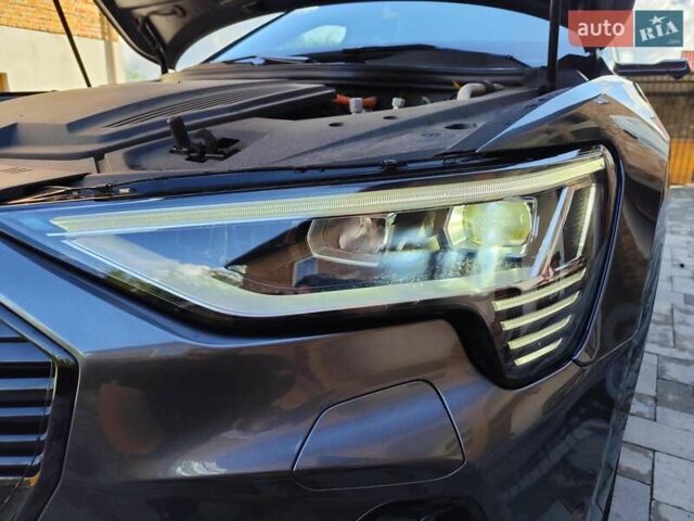 Ауди E-Tron, объемом двигателя 0 л и пробегом 97 тыс. км за 39000 $, фото 22 на Automoto.ua