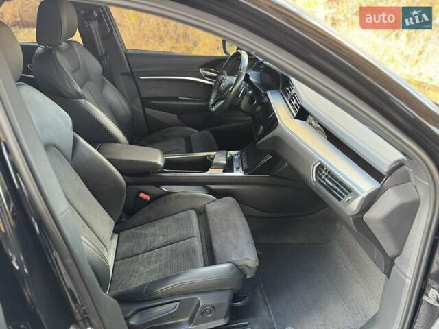 Ауди E-Tron, объемом двигателя 0 л и пробегом 65 тыс. км за 25599 $, фото 9 на Automoto.ua