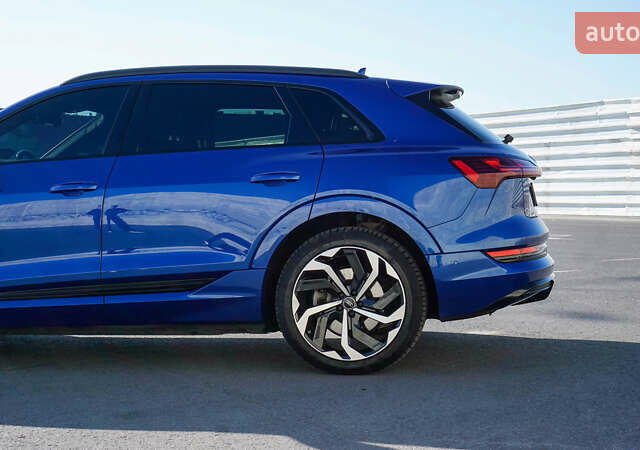 Ауди E-Tron, объемом двигателя 0 л и пробегом 60 тыс. км за 41500 $, фото 3 на Automoto.ua