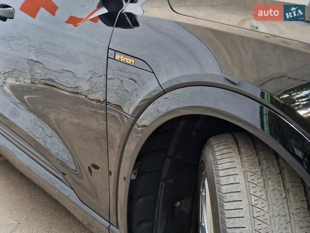 Ауди E-Tron, объемом двигателя 0 л и пробегом 40 тыс. км за 45990 $, фото 12 на Automoto.ua