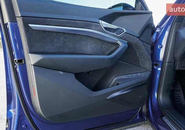Ауди E-Tron, объемом двигателя 0 л и пробегом 60 тыс. км за 41500 $, фото 25 на Automoto.ua