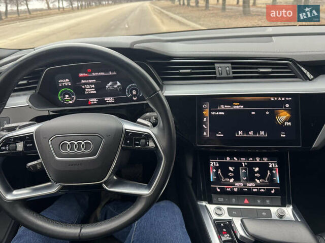 Ауди E-Tron, объемом двигателя 0 л и пробегом 75 тыс. км за 33700 $, фото 7 на Automoto.ua