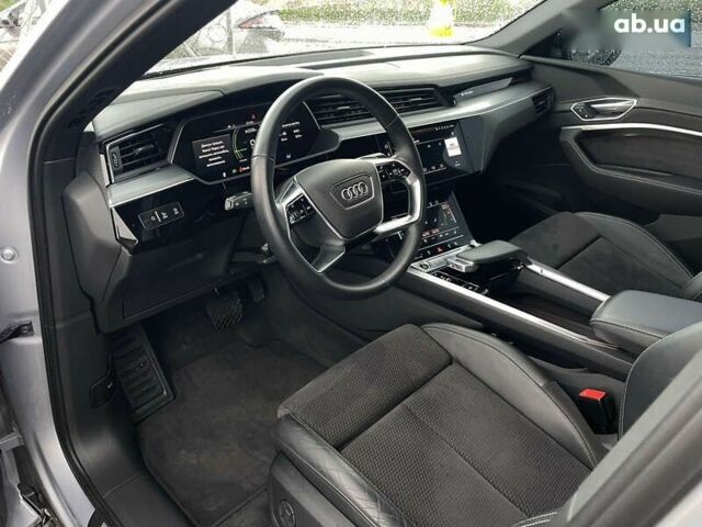 Ауди E-Tron, объемом двигателя 0 л и пробегом 29 тыс. км за 33999 $, фото 29 на Automoto.ua