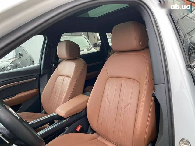 Ауди E-Tron, объемом двигателя 0 л и пробегом 82 тыс. км за 32900 $, фото 17 на Automoto.ua