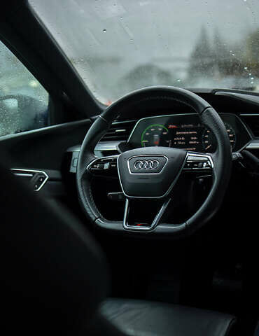 Ауді E-Tron, об'ємом двигуна 0 л та пробігом 81 тис. км за 34500 $, фото 16 на Automoto.ua