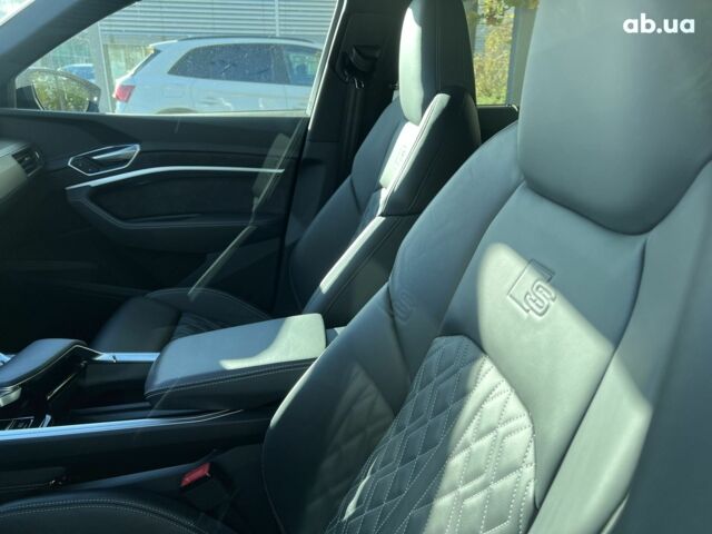 Ауди E-Tron, объемом двигателя 0 л и пробегом 30 тыс. км за 59665 $, фото 26 на Automoto.ua