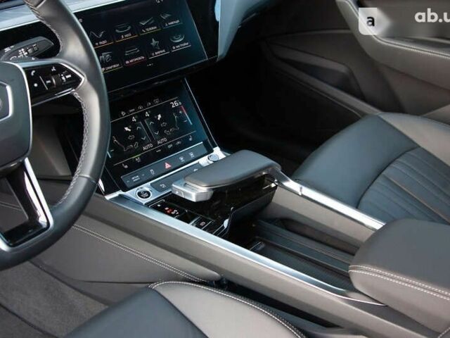Ауди E-Tron, объемом двигателя 0 л и пробегом 22 тыс. км за 40400 $, фото 12 на Automoto.ua