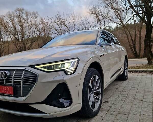 Ауді E-Tron, об'ємом двигуна 0 л та пробігом 29 тис. км за 51400 $, фото 1 на Automoto.ua