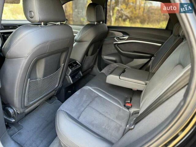Ауди E-Tron, объемом двигателя 0 л и пробегом 65 тыс. км за 25599 $, фото 10 на Automoto.ua