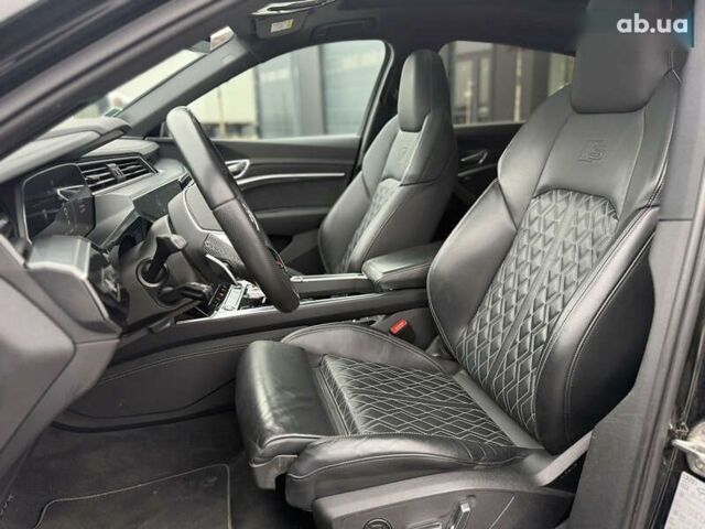 Ауди E-Tron, объемом двигателя 0 л и пробегом 70 тыс. км за 38800 $, фото 12 на Automoto.ua