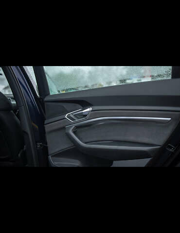 Ауді E-Tron, об'ємом двигуна 0 л та пробігом 81 тис. км за 34500 $, фото 14 на Automoto.ua