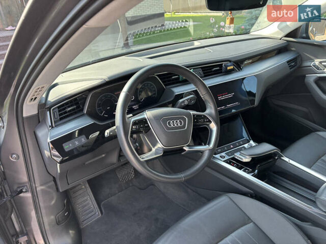 Ауди E-Tron, объемом двигателя 0 л и пробегом 40 тыс. км за 35000 $, фото 9 на Automoto.ua