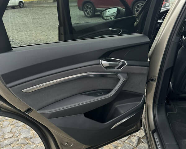 Ауди E-Tron, объемом двигателя 0 л и пробегом 34 тыс. км за 42300 $, фото 18 на Automoto.ua