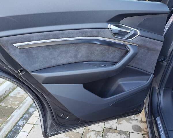Ауді E-Tron, об'ємом двигуна 0 л та пробігом 94 тис. км за 39900 $, фото 17 на Automoto.ua