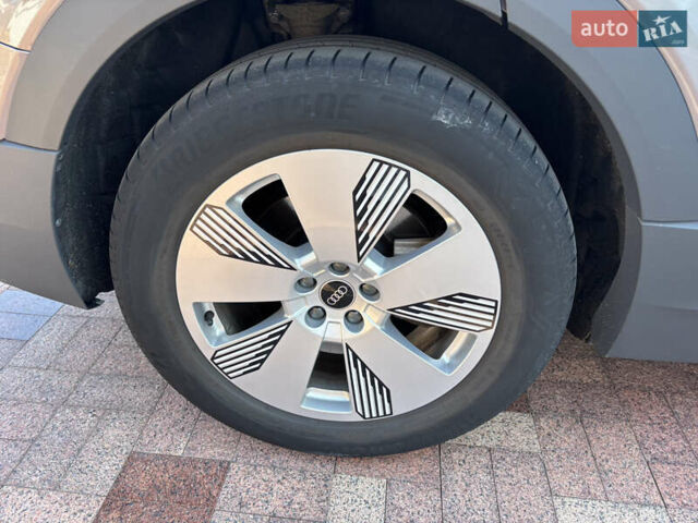 Ауди E-Tron, объемом двигателя 0 л и пробегом 40 тыс. км за 35000 $, фото 17 на Automoto.ua