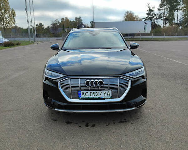 Ауди E-Tron, объемом двигателя 0 л и пробегом 56 тыс. км за 32000 $, фото 12 на Automoto.ua