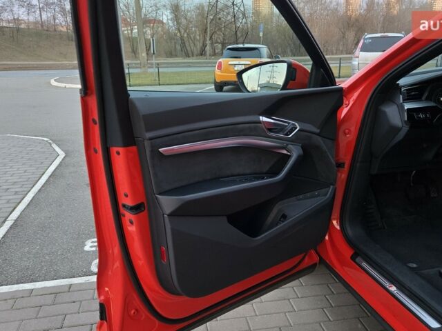 купить новое авто Ауди E-Tron 2021 года от официального дилера E-Car Ауди фото