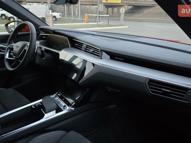 купить новое авто Ауди E-Tron 2021 года от официального дилера E-Car Ауди фото