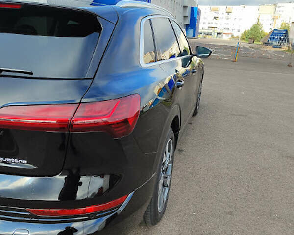 Ауди E-Tron, объемом двигателя 0 л и пробегом 56 тыс. км за 32000 $, фото 20 на Automoto.ua