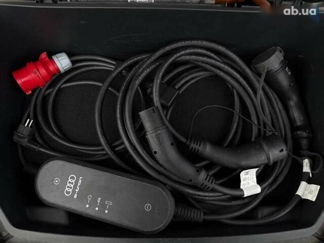 Ауди E-Tron, объемом двигателя 0 л и пробегом 82 тыс. км за 38400 $, фото 27 на Automoto.ua