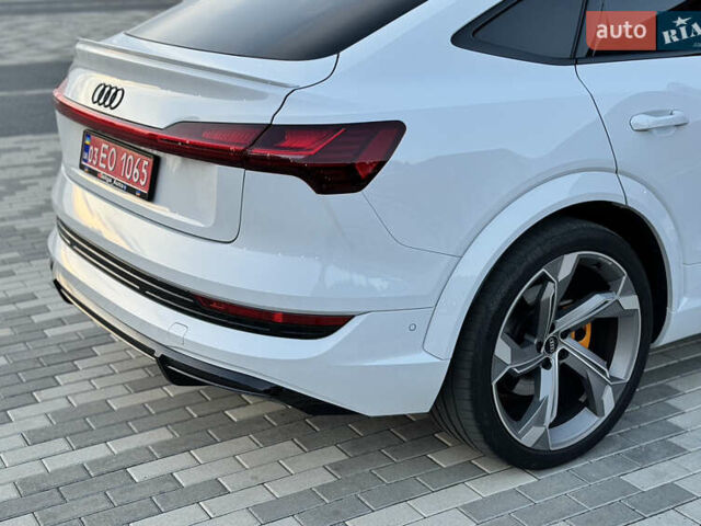 Ауді E-Tron, об'ємом двигуна 0 л та пробігом 39 тис. км за 47800 $, фото 12 на Automoto.ua