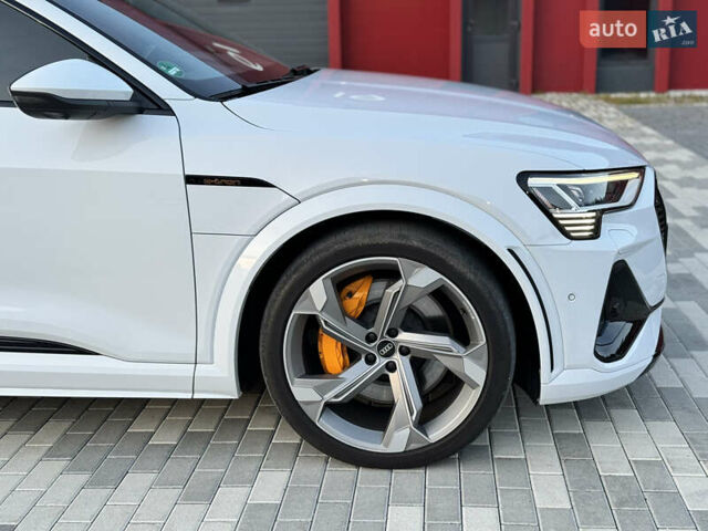 Ауді E-Tron, об'ємом двигуна 0 л та пробігом 39 тис. км за 47800 $, фото 16 на Automoto.ua