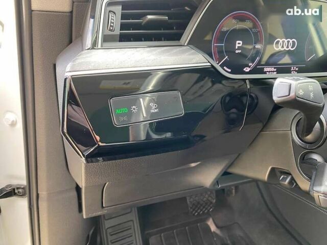 Ауди E-Tron, объемом двигателя 0 л и пробегом 81 тыс. км за 35900 $, фото 14 на Automoto.ua
