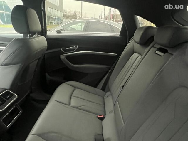 Ауди E-Tron, объемом двигателя 0 л и пробегом 19 тыс. км за 71185 $, фото 31 на Automoto.ua