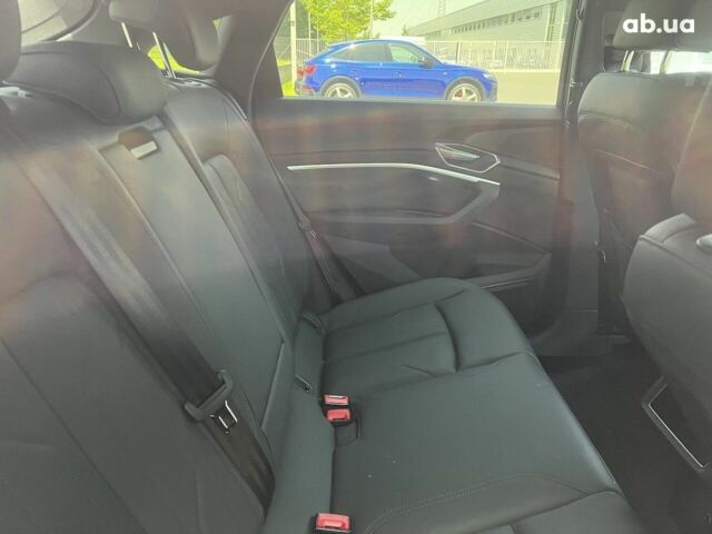 Ауди E-Tron, объемом двигателя 0 л и пробегом 7 тыс. км за 89770 $, фото 34 на Automoto.ua