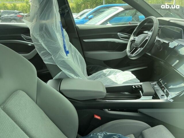 Ауди E-Tron, объемом двигателя 0 л и пробегом 12 тыс. км за 63252 $, фото 7 на Automoto.ua