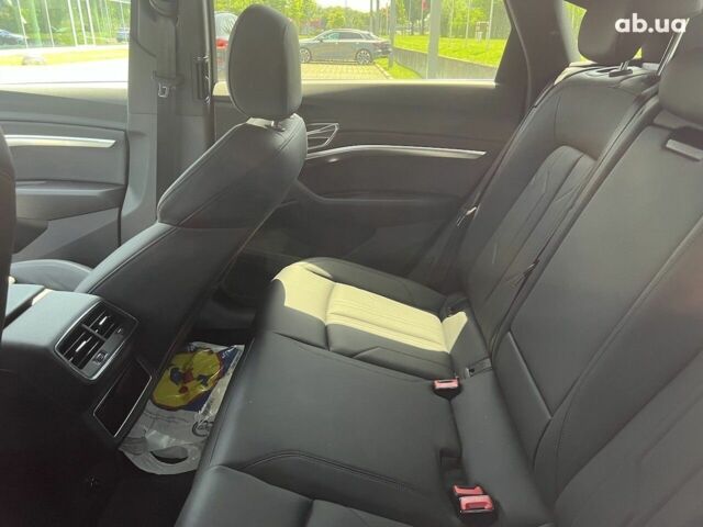 Ауди E-Tron, объемом двигателя 0 л и пробегом 7 тыс. км за 89770 $, фото 16 на Automoto.ua