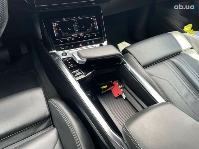 Ауди E-Tron, объемом двигателя 0 л и пробегом 40 тыс. км за 39200 $, фото 19 на Automoto.ua