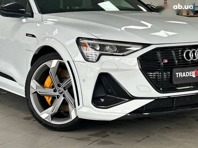 Ауди E-Tron, объемом двигателя 0 л и пробегом 20 тыс. км за 44490 $, фото 10 на Automoto.ua