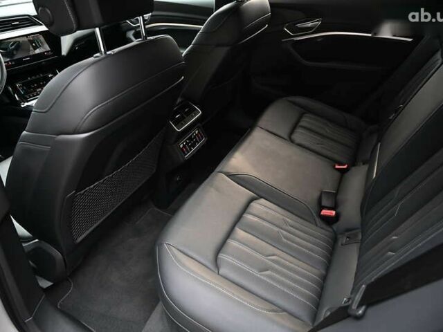 Ауди E-Tron, объемом двигателя 0 л и пробегом 35 тыс. км за 48895 $, фото 10 на Automoto.ua