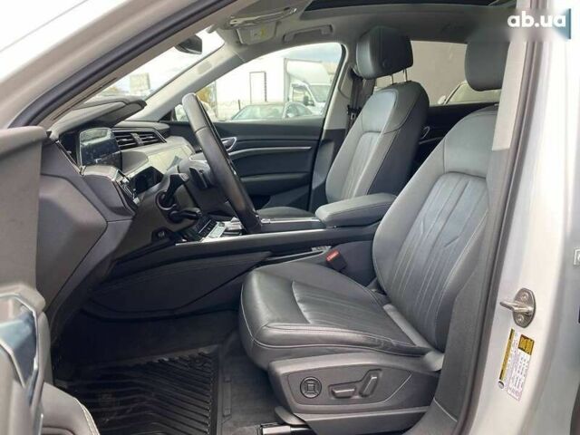 Ауди E-Tron, объемом двигателя 0 л и пробегом 81 тыс. км за 35900 $, фото 20 на Automoto.ua