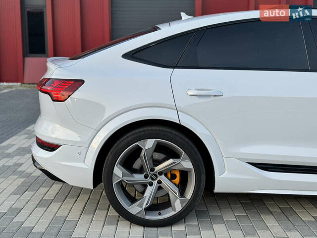 Ауді E-Tron, об'ємом двигуна 0 л та пробігом 39 тис. км за 47800 $, фото 13 на Automoto.ua