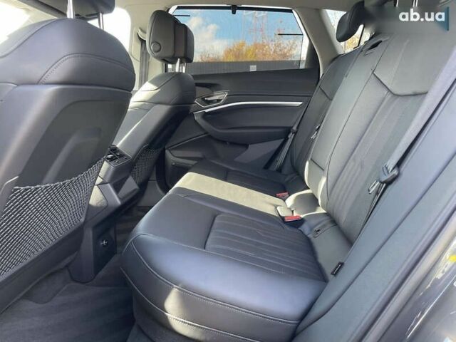 Ауди E-Tron, объемом двигателя 0 л и пробегом 32 тыс. км за 39124 $, фото 28 на Automoto.ua