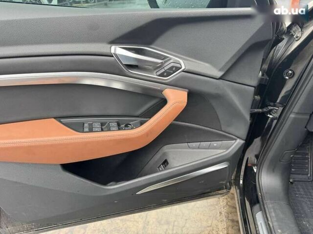 Ауди E-Tron, объемом двигателя 0 л и пробегом 81 тыс. км за 25900 $, фото 11 на Automoto.ua