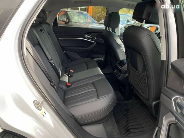 Ауди E-Tron, объемом двигателя 0 л и пробегом 81 тыс. км за 35900 $, фото 25 на Automoto.ua