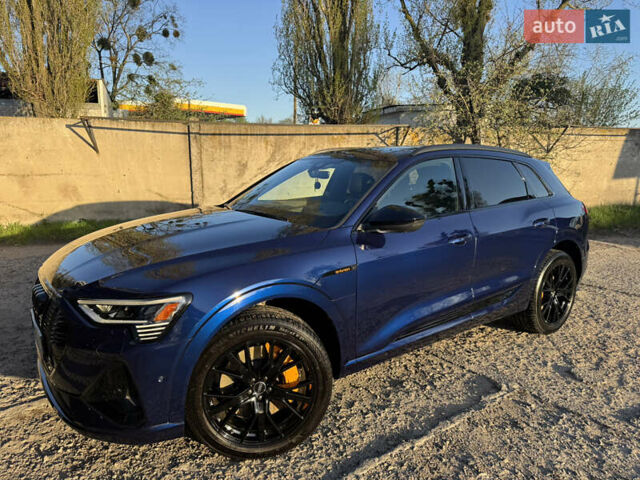 Ауди E-Tron, объемом двигателя 0 л и пробегом 39 тыс. км за 42000 $, фото 1 на Automoto.ua