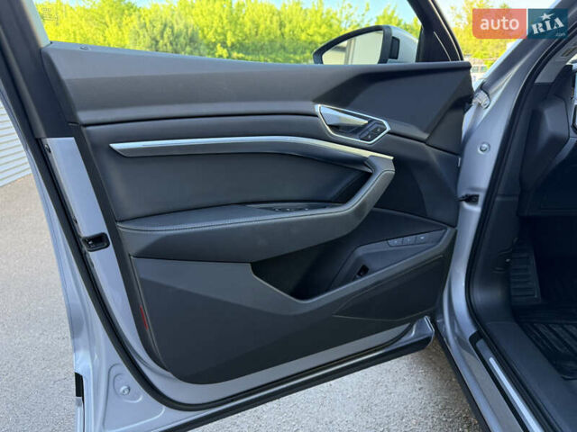 Ауді E-Tron, об'ємом двигуна 0 л та пробігом 35 тис. км за 29999 $, фото 17 на Automoto.ua
