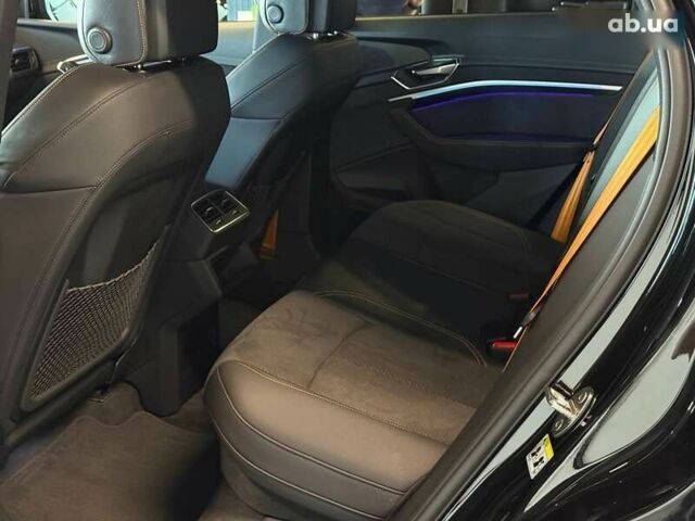 Ауди E-Tron, объемом двигателя 0 л и пробегом 8 тыс. км за 52000 $, фото 25 на Automoto.ua