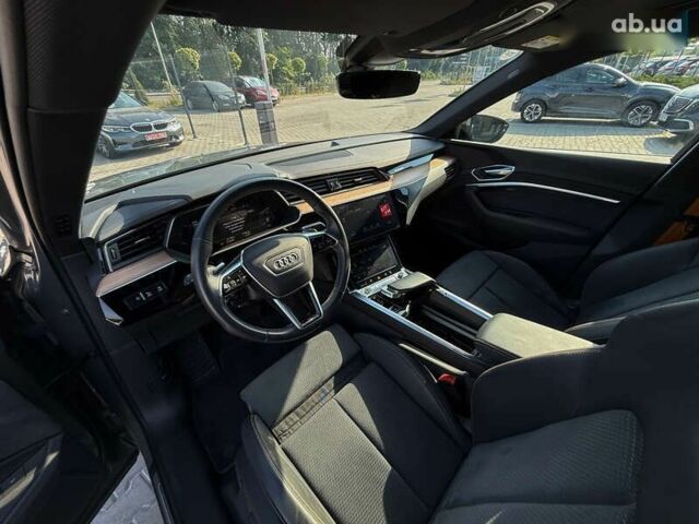 Ауди E-Tron, объемом двигателя 0 л и пробегом 22 тыс. км за 47990 $, фото 6 на Automoto.ua