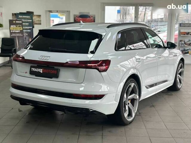 Ауди E-Tron, объемом двигателя 0 л и пробегом 20 тыс. км за 44490 $, фото 8 на Automoto.ua