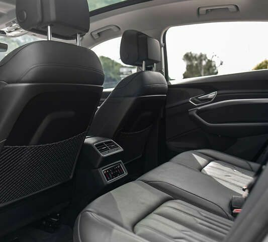 Ауди E-Tron, объемом двигателя 0 л и пробегом 85 тыс. км за 37990 $, фото 22 на Automoto.ua