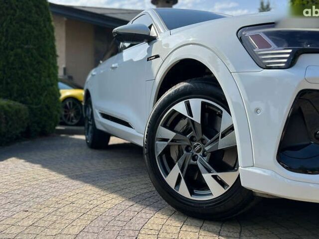 Ауди E-Tron, объемом двигателя 0 л и пробегом 33 тыс. км за 42990 $, фото 11 на Automoto.ua