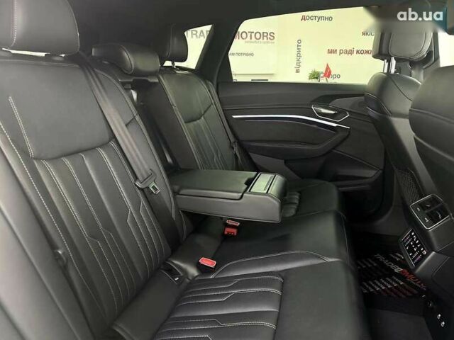 Ауди E-Tron, объемом двигателя 0 л и пробегом 20 тыс. км за 44490 $, фото 21 на Automoto.ua
